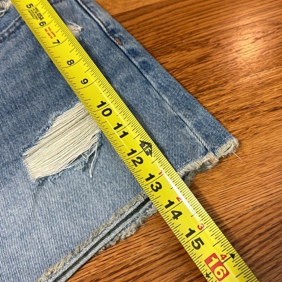 NWT Madewell Relaxed Destructed Edition Denim Shorts Size 33 - Picture 11 of 12